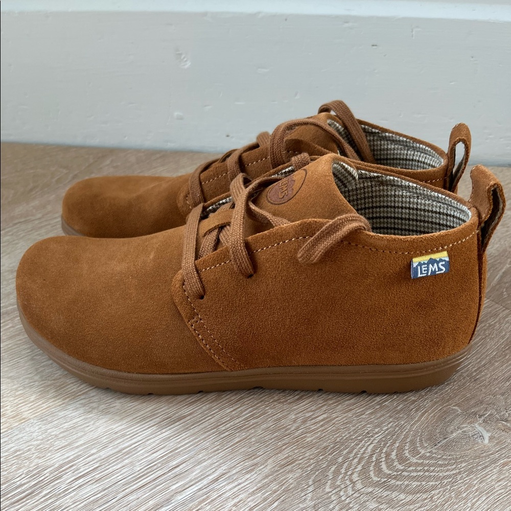BRAND NEW Lems unisex suede Chukka boots